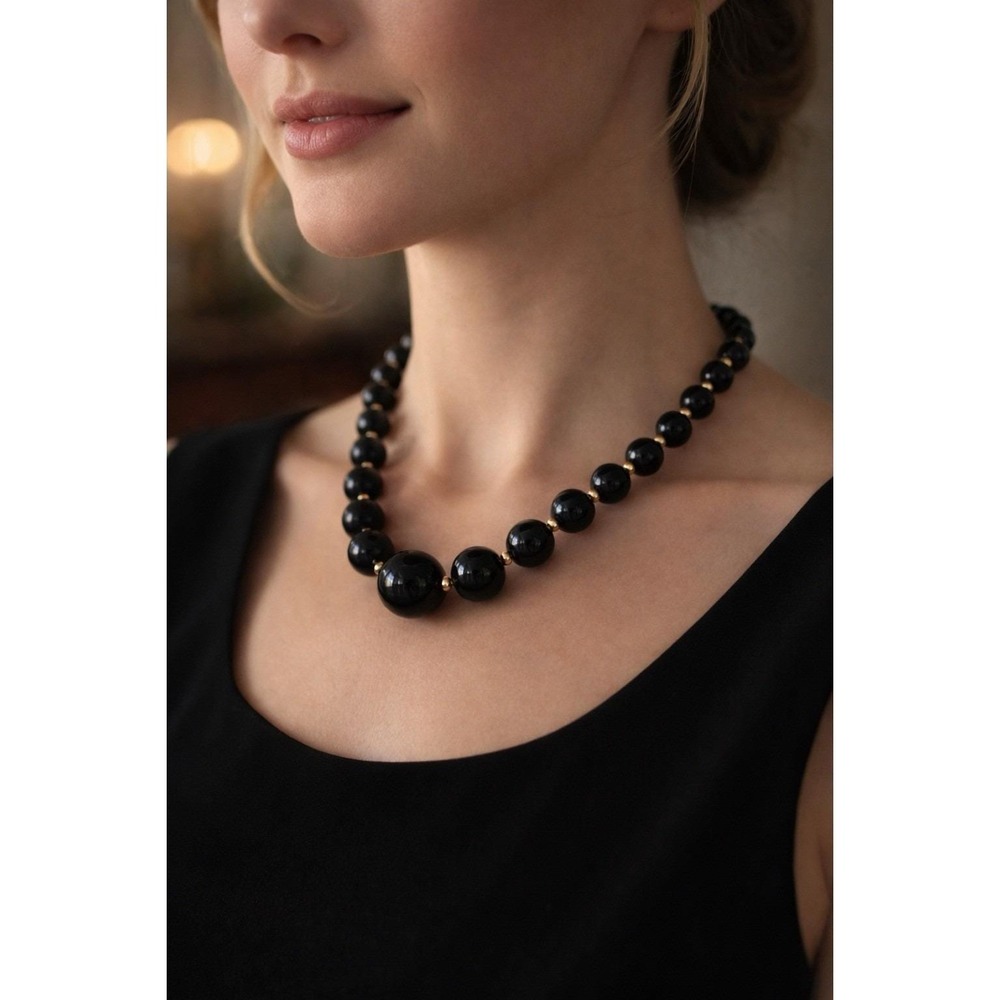 Vintage‎ Black Graduated Bead Necklace Japan Gold Tone Clasp Mid Century